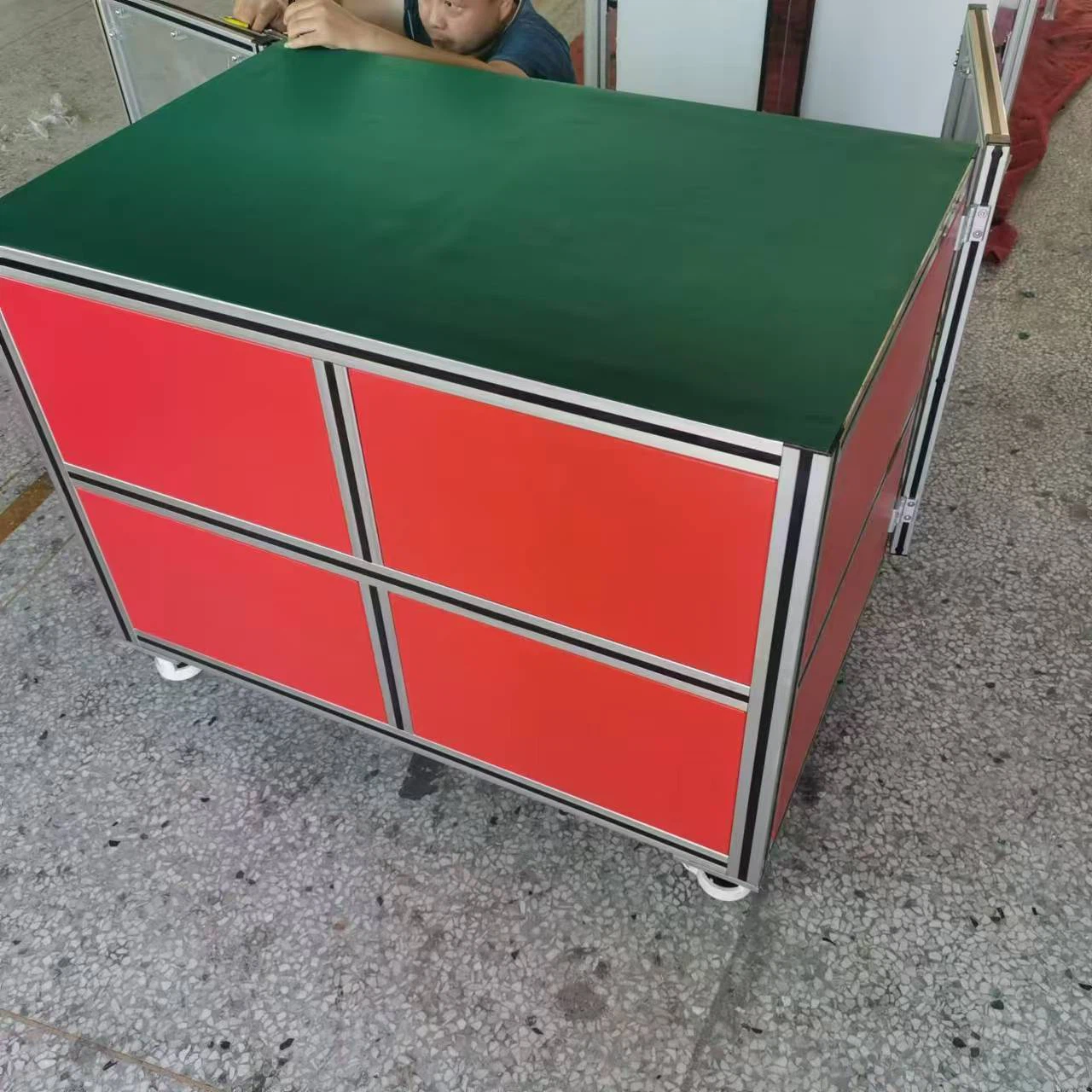 53 53